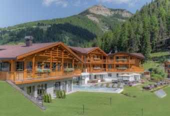 Hotel Rodella has Balcony rooms