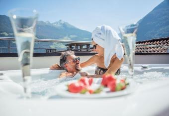 Vitaurina Royal Hotel has Balcony rooms