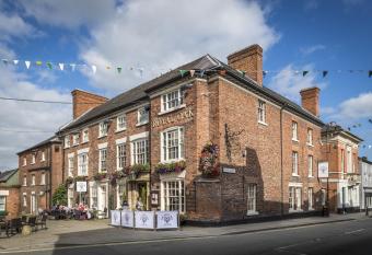 The Royal Oak Hotel, Welshpool, Mid Wales allows 18 year olds to book a room