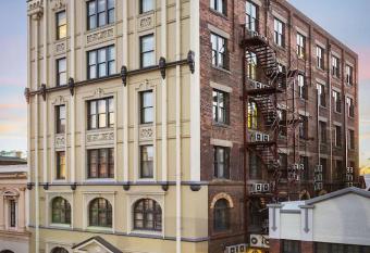 Launceston Central Apartment Hotel allows 18 year olds to book a room