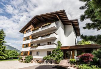 B&B Villa Angelino has Balcony rooms