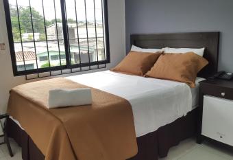 Hotel Tazumal House allows 18 year olds to book a room