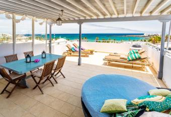 Ocean View Penthouse has Balcony rooms