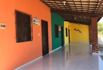 Chal  s Porto do C  u has Balcony rooms