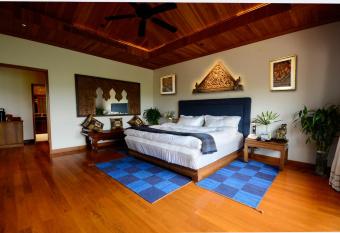 Pa Sak Tong has rooms with a private hot tub