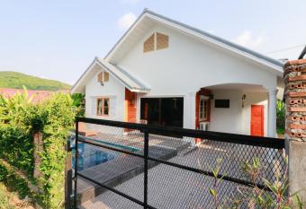 Jirapat Sunny Mode has Balcony rooms