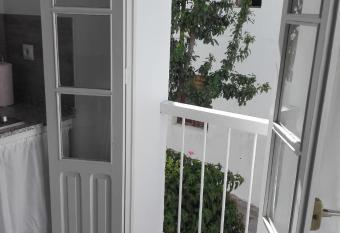 Casa Patio Para  so allows 18 year olds to book a room