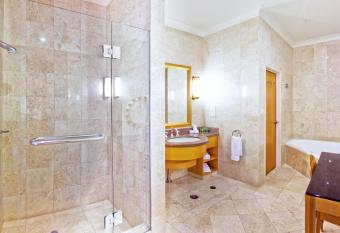 Duxton Hotel Perth allows 18 year olds to book a room