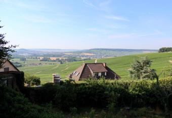 Le Sarment - HAUTVILLERS has Balcony rooms