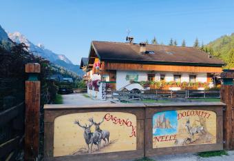 Casanova nelle Dolomiti has Balcony rooms