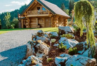 Forest Glade Cottage - Ko  a na jasi has rooms with a private hot tub