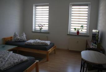 An der Alten Schule 2 allows 18 year olds to book a room