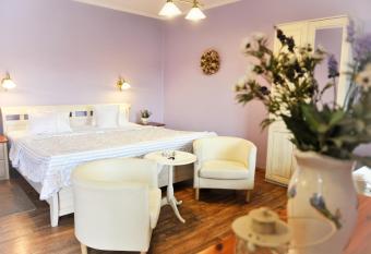 Hotel Bonsai has Balcony rooms