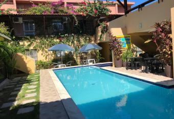 Condom  nio com Apartamentos a Beira Mar has Balcony rooms