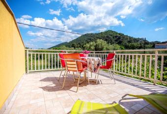 Apartment Varezic has Balcony rooms