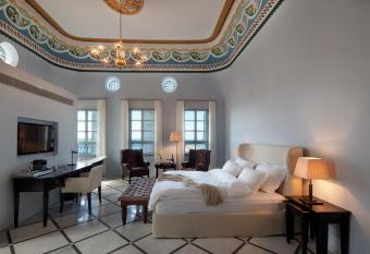 The Efendi Hotel Akko allows 18 year olds to book a room