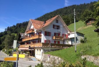 Hotel Sterne allows 18 year olds to book a room