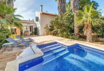 Villa Marilen has Balcony rooms