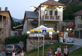 Golden Gate has Balcony rooms
