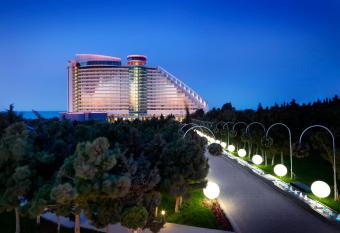 Bilgah Beach Hotel has Smoking/Balcony rooms