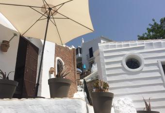 La Casa Turquesa-Original has Balcony rooms