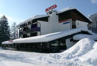 Hotel Davost has Balcony rooms