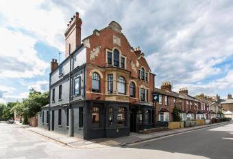 The Porterhouse grill & rooms allows 18 year olds to book a room