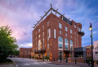 The Alida, Savannah, a Tribute Portfolio Hotel has Balcony rooms
