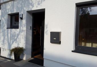 G  steHaus allows 18 year olds to book a room