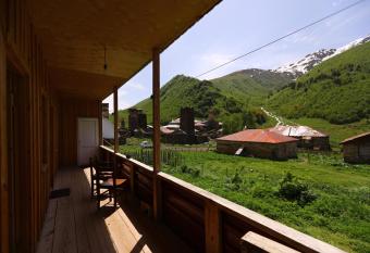 Ushguli - Kochki s cozy home has Balcony rooms