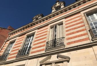 Le Jardin d Hiver has Balcony rooms