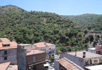 Casa Giovanna has Balcony rooms