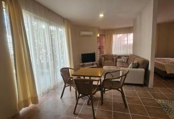 selenya apart has Balcony rooms