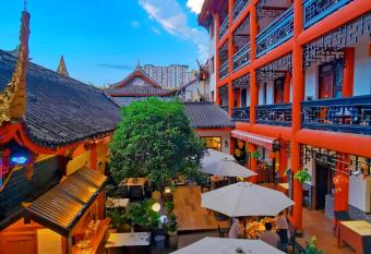 Wenjun Courtyard Hotel Chengdu ( Kuanzhai Branch) has Balcony rooms