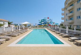 Sunrise Oasis Hotel & Waterpark has Balcony rooms