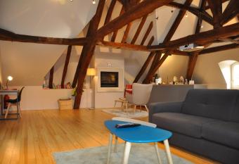 Clos St Eusebe en coeur de ville allows 18 year olds to book a room