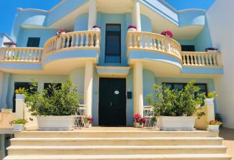 B&B La Perla has Balcony rooms