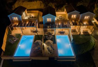 Reiki Villas has Balcony rooms