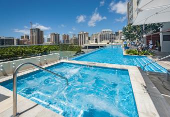 Real Select at The Ritz-Carlton Residences, Waikiki Beach has Balcony rooms