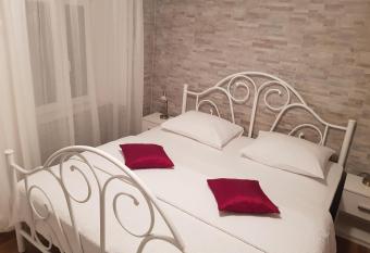 Apartments Minerva allows 18 year olds to book a room