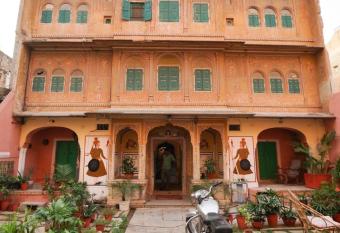 Jaipur Haveli has Balcony rooms