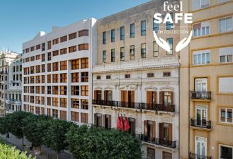 NH Collection Col  n Valencia allows 18 year olds to book a room