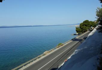 APARTMANI LA  TRO has Balcony rooms