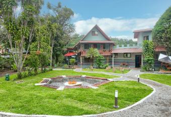 Selina Boquete allows 18 year olds to book a room