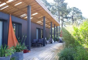 Chambres d H  tes 1001 NUITS Montalivet has Balcony rooms