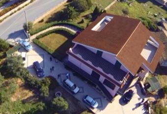 La maison di Elenoire has Balcony rooms