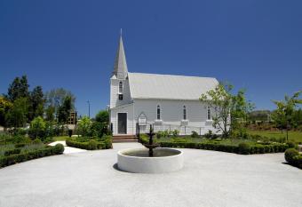 Quality Suites Huka Falls has Balcony rooms