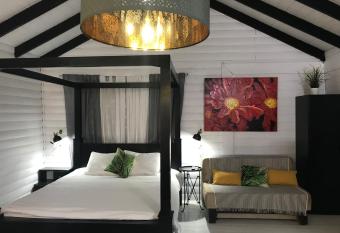 La California has Smoking/Balcony rooms