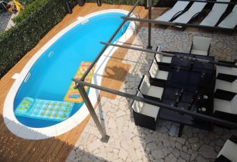 4 bedrooms villa at Vantacici 100 m away from the beach with sea view private pool and jacuzzi has Balcony rooms