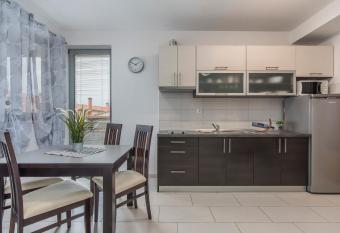 Apartments Kimi has Balcony rooms